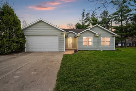 n3150 West Silver Lake Drive, Waupaca, WI 54981