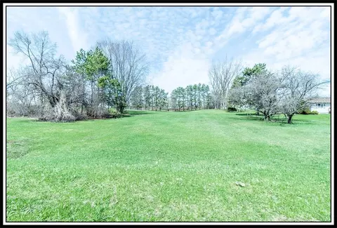 160 Riverview Dr, Manawa, WI 54944