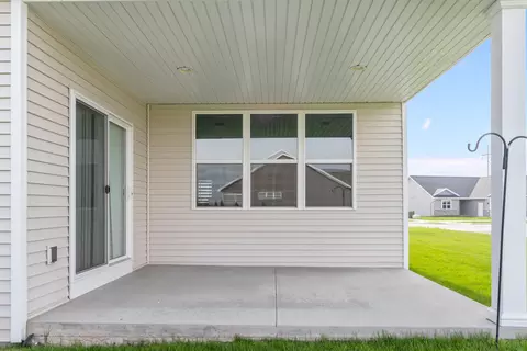 Exterior - 4647 N Cherryvale Ave, Appleton, WI 54913 photo 12 of 12