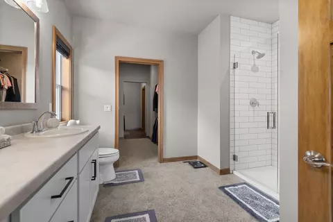 Bath - 4647 N Cherryvale Ave, Appleton, WI 54913 photo 3 of 6