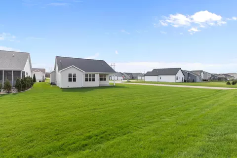 Exterior - 4647 N Cherryvale Ave, Appleton, WI 54913 photo 3 of 12