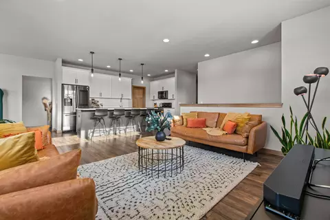 Living - 4647 N Cherryvale Ave, Appleton, WI 54913 photo 5 of 7