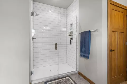 Bath - 4647 N Cherryvale Ave, Appleton, WI 54913 photo 4 of 6