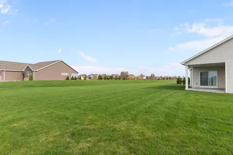 Exterior - 4647 N Cherryvale Ave, Appleton, WI 54913 photo 8 of 12