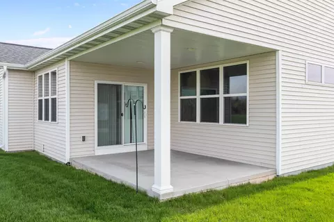 Exterior - 4647 N Cherryvale Ave, Appleton, WI 54913 photo 11 of 12
