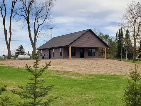 247 E Madison St, Clintonville, WI 54929