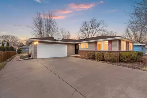736 Melissa St, Menasha, WI 54952