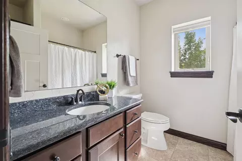 Bath - 2398 W Barley Way, Appleton, WI 54913 photo 3 of 4