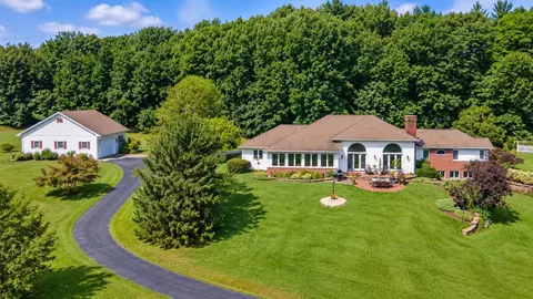 n4655 Quintessence Court, New London, WI 54961