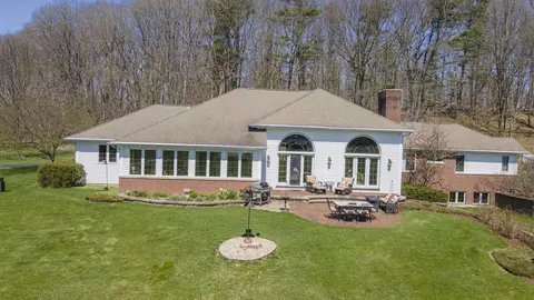n4655 Quintessence Court, New London, WI 54961