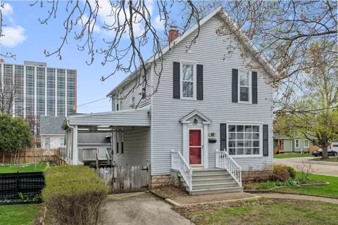 839 S Jackson St, Green Bay, WI 54301