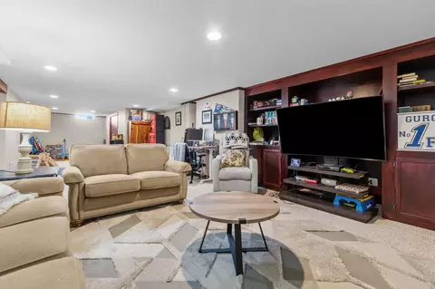 Living - 3008 E Killdeer Ln, Appleton, WI 54915 photo 6 of 6