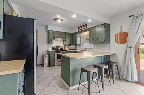 Kitchen - 3008 E Killdeer Ln, Appleton, WI 54915 photo 1 of 4