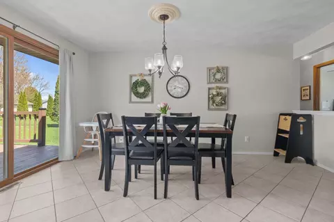 Dining - 3008 E Killdeer Ln, Appleton, WI 54915 photo 2 of 4