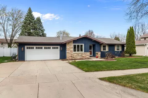 Exterior - 3008 E Killdeer Ln, Appleton, WI 54915 photo 14 of 16