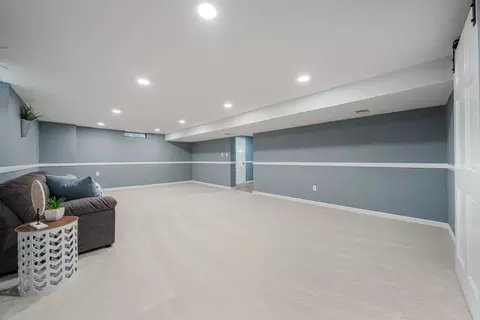 Living - 1034 S Ridge Ln, Appleton, WI 54914 photo 4 of 4