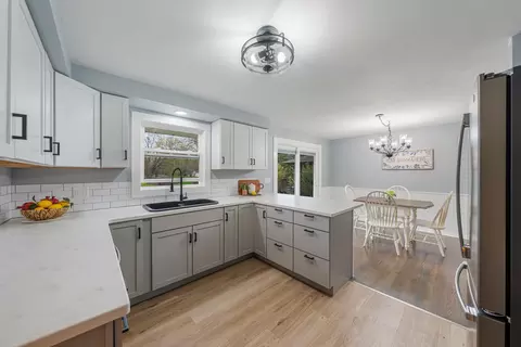 Kitchen - 1034 S Ridge Ln, Appleton, WI 54914 photo 2 of 4