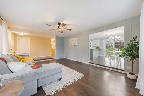 Living - 1034 S Ridge Ln, Appleton, WI 54914 photo 1 of 4