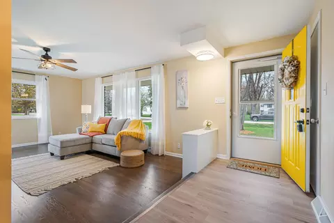Entry Way - 1034 S Ridge Ln, Appleton, WI 54914 photo 1 of 1