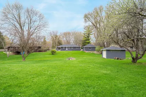 Exterior - 1034 S Ridge Ln, Appleton, WI 54914 photo 2 of 7