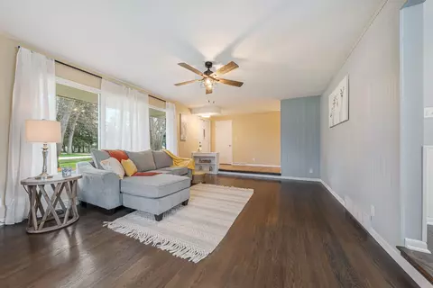 Living - 1034 S Ridge Ln, Appleton, WI 54914 photo 3 of 4