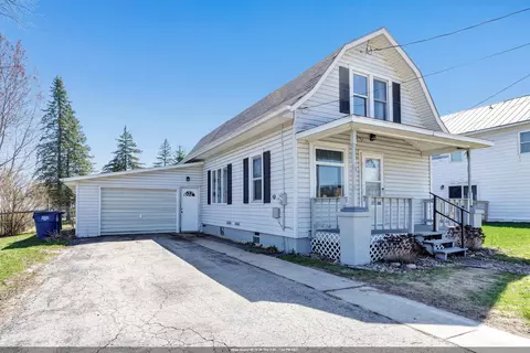 130 Summit St, Pulaski, WI 54162