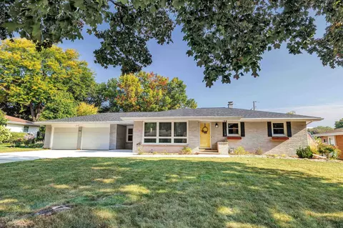 976 Watermolen Ave, Green Bay, WI 54304