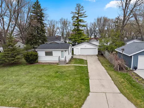 530 Morris Ave, Ashwaubenon, WI 54304