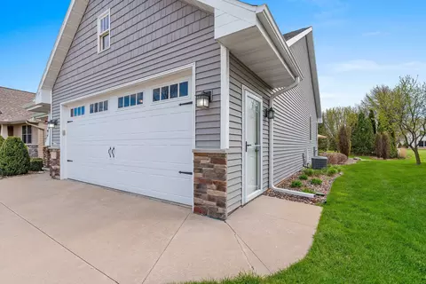 Exterior - 177 E Clearwater Ct, Appleton, WI 54913 photo 10 of 12