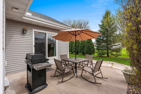 Exterior - 177 E Clearwater Ct, Appleton, WI 54913 photo 7 of 12