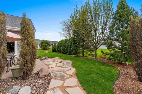 Exterior - 177 E Clearwater Ct, Appleton, WI 54913 photo 8 of 12
