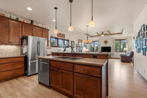 Kitchen - 177 E Clearwater Ct, Appleton, WI 54913 photo 3 of 7