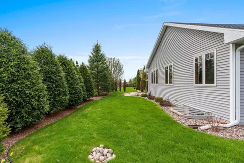 Exterior - 177 E Clearwater Ct, Appleton, WI 54913 photo 9 of 12