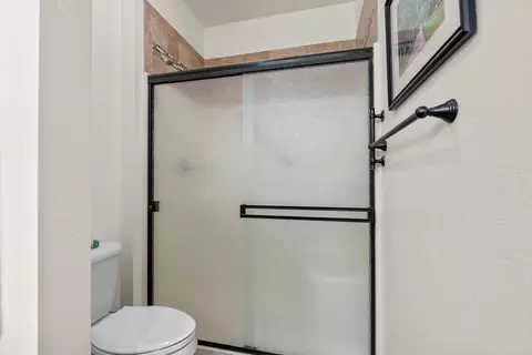 Bath - 177 E Clearwater Ct, Appleton, WI 54913 photo 6 of 6
