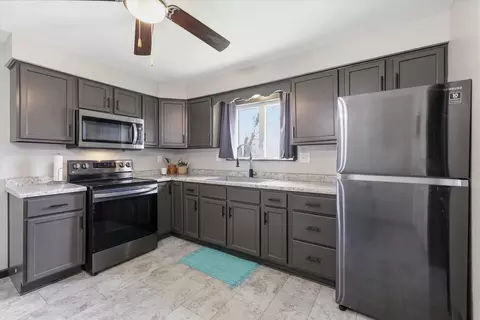 Kitchen - 508 N Kin St, Appleton, WI 54911 photo 2 of 2