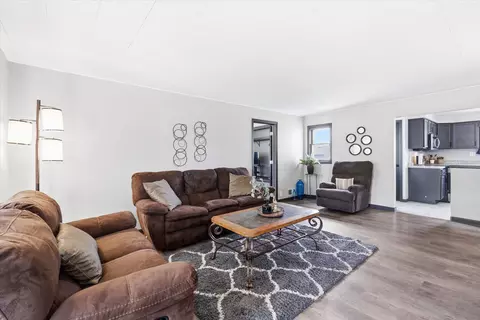 Living - 508 N Kin St, Appleton, WI 54911 photo 1 of 2