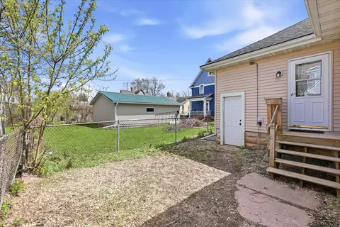 Exterior - 508 N Kin St, Appleton, WI 54911 photo 2 of 4