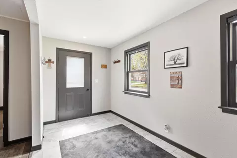 Entry Way - 508 N Kin St, Appleton, WI 54911 photo 1 of 1