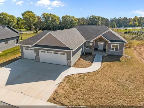 W5759 Roundstone Place, Menasha, WI 54952