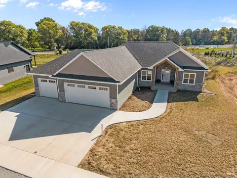 W5759 Roundstone Place, Menasha, WI 54952