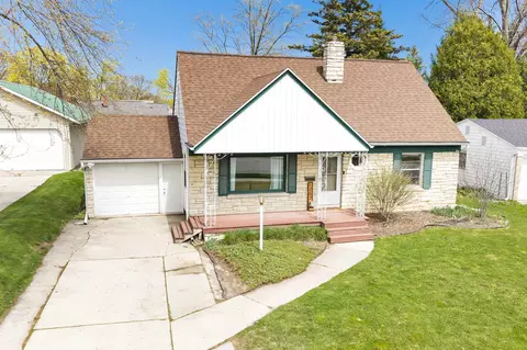 1262 Ridgedale Ct, Green Bay, WI 54304