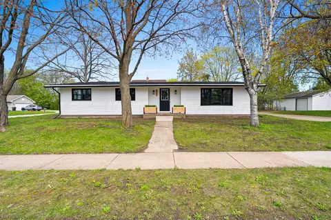 2120 Crane St, Oshkosh, WI 54901