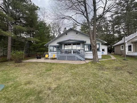 n2405 Long Cove Drive, Waupaca, WI 54981