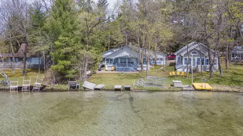 n2405 Long Cove Drive, Waupaca, WI 54981