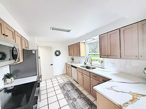 Kitchen - 1936 N Mason St, Appleton, WI 54914 photo 1 of 4