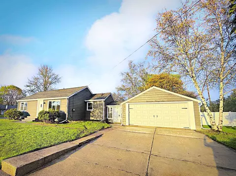 1936 N Mason St, Appleton, WI 54914