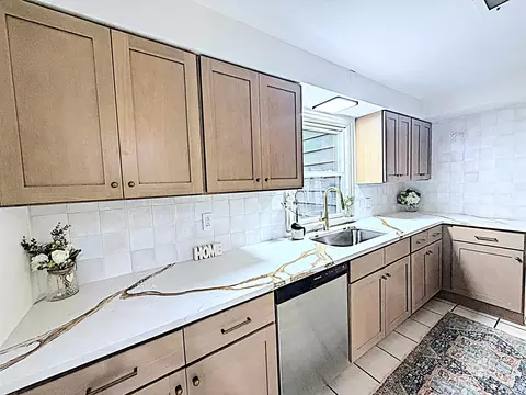 Kitchen - 1936 N Mason St, Appleton, WI 54914 photo 2 of 4