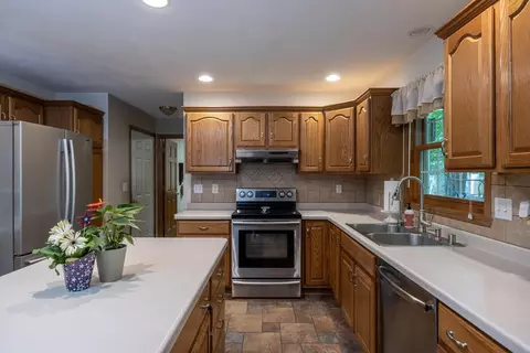 Kitchen - w5940 Moonflower Drive, Appleton, WI 54915 photo 2 of 4