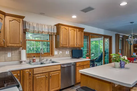 Kitchen - w5940 Moonflower Drive, Appleton, WI 54915 photo 4 of 4