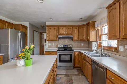 Kitchen - w5940 Moonflower Drive, Appleton, WI 54915 photo 2 of 4
